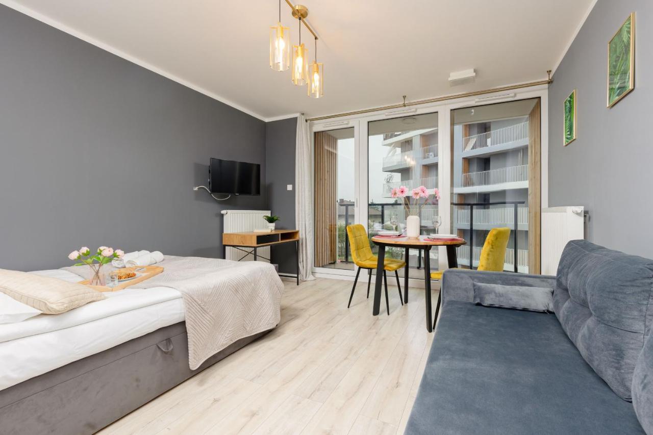 Studio With Balcony Warsaw Kokoryczki By Noclegi Renters Exterior foto