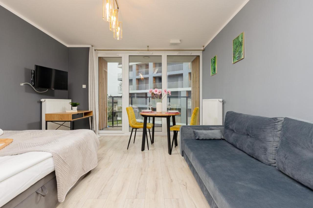 Studio With Balcony Warsaw Kokoryczki By Noclegi Renters Exterior foto
