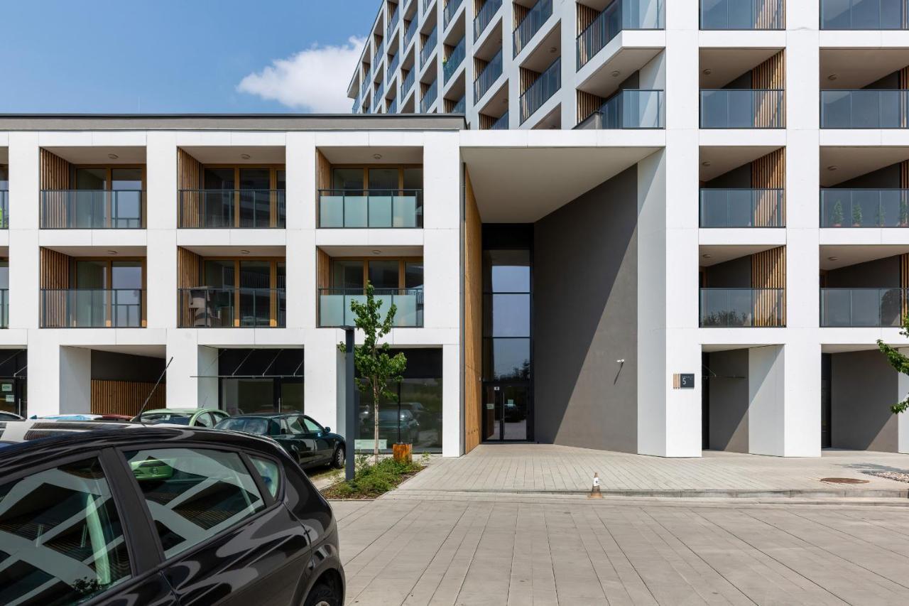 Studio With Balcony Warsaw Kokoryczki By Noclegi Renters Exterior foto